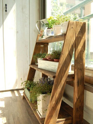 The balcony turns into a garden.