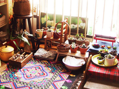 The balcony turns into a garden.