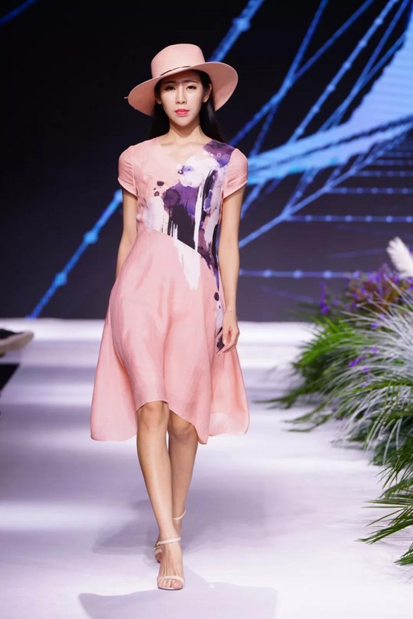 2.14æƒ…äººèŠ‚å‘Šç™½ ä¹”å¸›å¥³è£…æƒ…äººèŠ‚æ˜¥è£…è¿žè¡£è£™æŒ‘é€‰