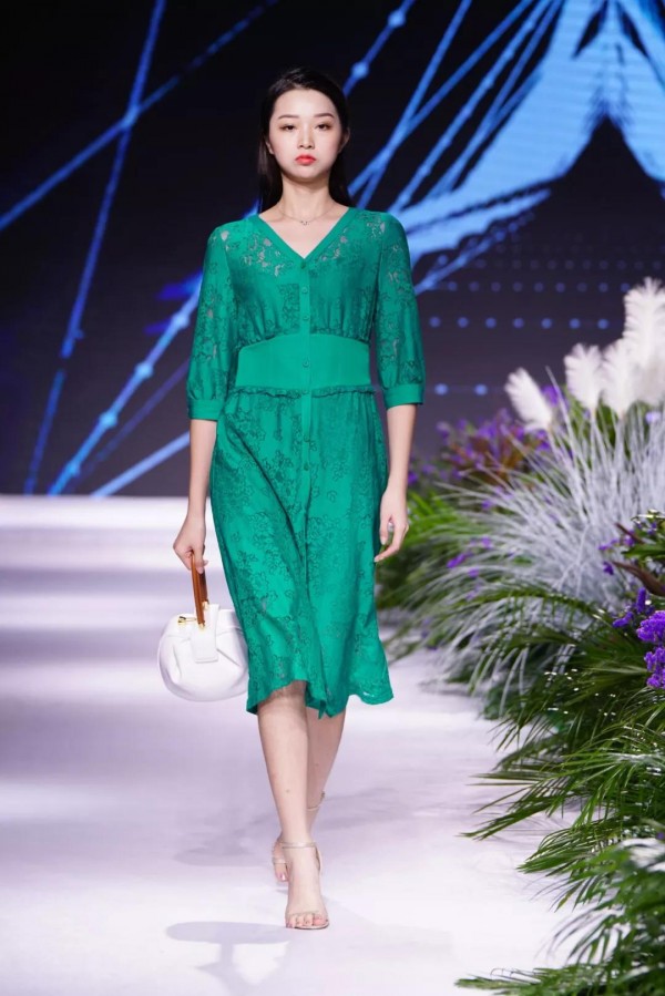 2.14æƒ…äººèŠ‚å‘Šç™½ ä¹”å¸›å¥³è£…æƒ…äººèŠ‚æ˜¥è£…è¿žè¡£è£™æŒ‘é€‰