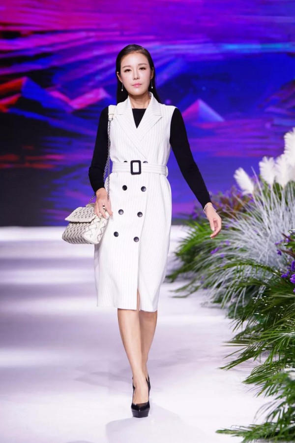 2.14æƒ…äººèŠ‚å‘Šç™½ ä¹”å¸›å¥³è£…æƒ…äººèŠ‚æ˜¥è£…è¿žè¡£è£™æŒ‘é€‰
