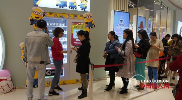 å¼€ä¸š3å¤©ä¸šç»©è¾¾32ä¸‡çš„â€œé»‘â€åº—ï¼Œä¸ºä»€ä¹ˆå®æ„¿æŽ’é˜Ÿä¹Ÿè¦åŽ»ï¼Ÿ
