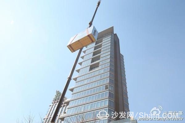 Install a 120-inch TV with a Large Crane