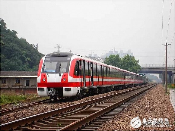 Spring Festival new technology, brush your face into the station, the robot guides you to play?