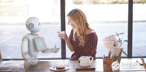 People love robot clerk! Pepper enters Softbank's California store with high revenues