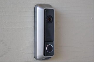 Vivint smart doorbell: 180 degree camera angle with night mode