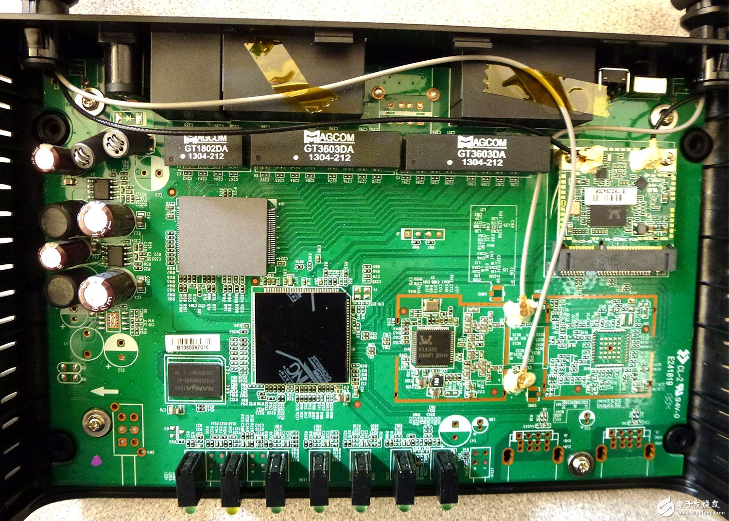 802.11n router disassembly: can be upgraded to upgrade firmware