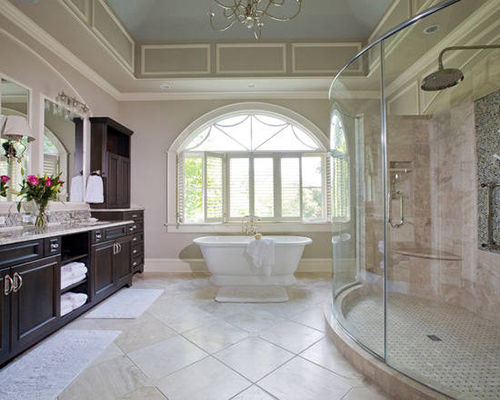 Luxurious decoration of large-sized European-style bathroom