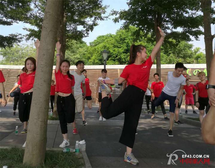 æŒ‘æˆ˜ä¸€ç™¾å¤©â€”â€”ç¬¬ä¸€æœŸèµ¢è·‘å›¢-å† ç¾½å›¢æ·±åœ³æ¹¾å¼€è·‘