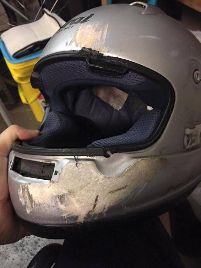 The helmet after 10 accidents tells you that you can't take off your helmet at any time!