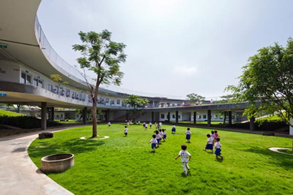 æ»‘æ¢¯è®¾å¤‡åŽ‚å®¶è§£ç­”å¦‚ä½•æ‰“é€ ä¸€ä¸ªç”Ÿæ€å¹¼å„¿å›­