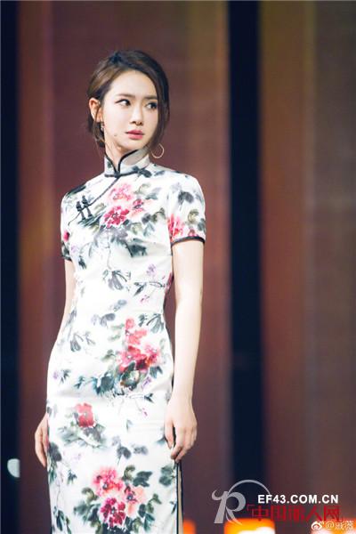 æ¢µå¦³å¡æ³¢ä»£è¨€äººæˆšè–‡æ——è¢è£…è‡´æ•¬ã€ŠèŠ±æ ·å¹´åŽã€‹