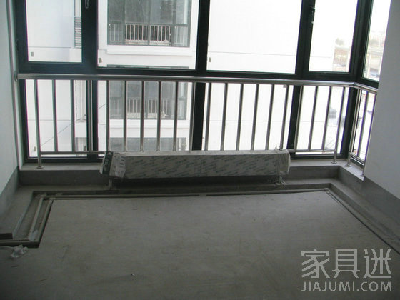 Floor-to-ceiling window guardrail.JPG