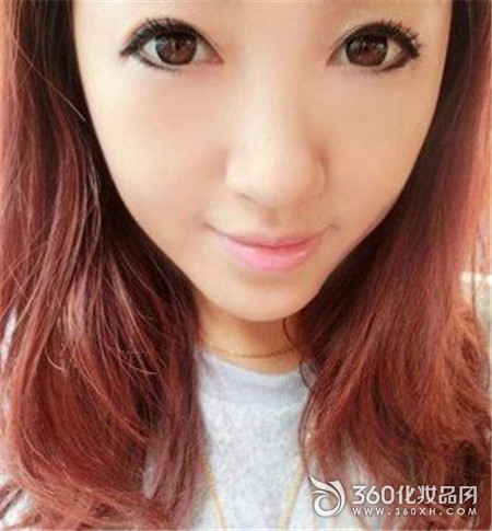 Black eyeliner lower eyeliner eye eye makeup BB cream base lip gloss