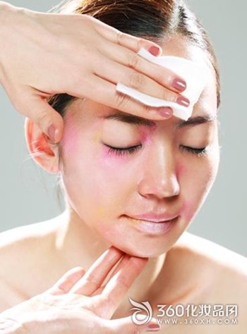 Hand to take lotion? Wrong skin care can cause skin aging