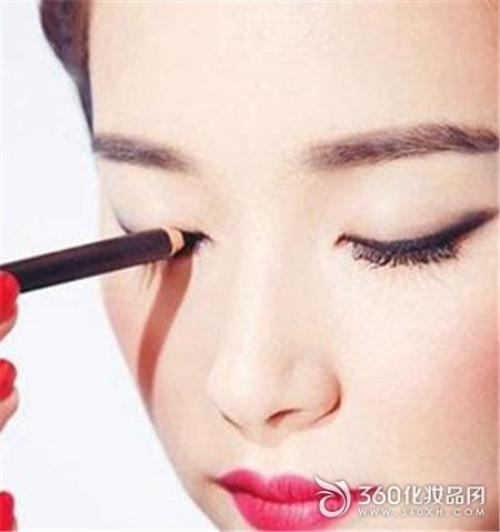 Eyeliner, upper eyeliner, eyeliner, eyelash, eye corner