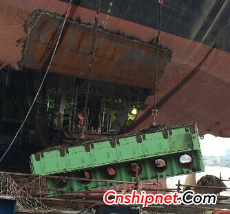 Lixin Shipyard "Tulipan" wheel completes the mainframe rack lifting work
