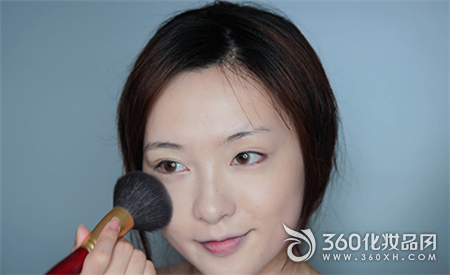 Daily makeup, office workers, daily makeup, elegant makeup, natural makeup, third step