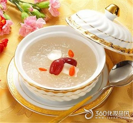 Jujube, white ear soup, soup pot, skin