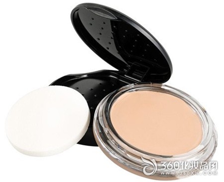 Foundation Cream or Liquid Foundation? Which One to Choose?