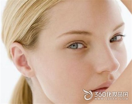Skin condition, light makeup, doctor, acne, pores, pigmentation, acne
