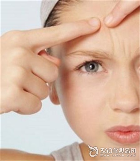 Skin condition, light makeup, doctor, acne, pores, pigmentation, acne