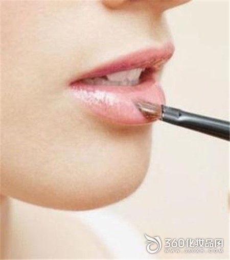 Newcomer makeup workplace lips eyebrows eyebrows manicure blush