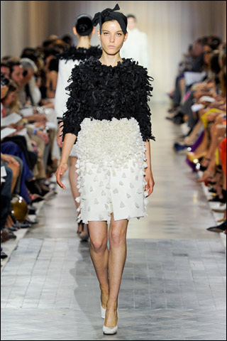 Giambattista Valliå“ç‰Œ2011ç§‹å†¬é«˜çº§å®šåˆ¶