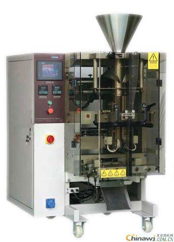 Automatic puffed food packaging machine