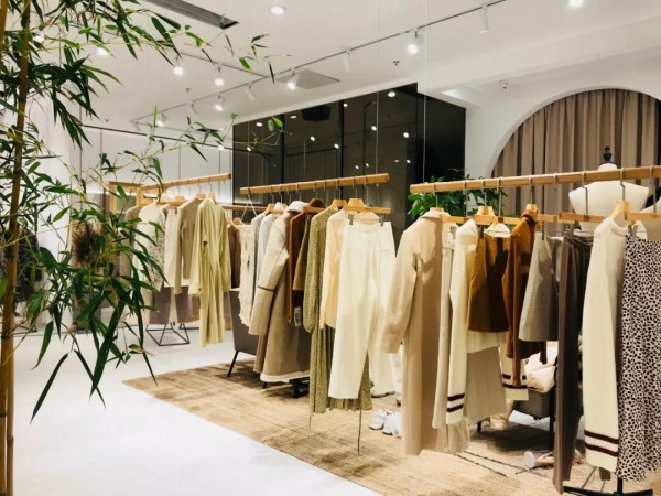 çˆ±è•Šå´Žæ——èˆ°åº—BAIZHUO å¾…ä¸Žä½ åœ¨è¿™é‡Œç›¸é‡