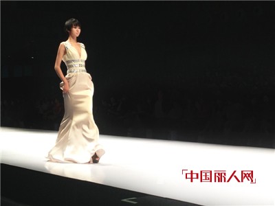 JZçŽ–å§¿è£èŽ·â€œä¼˜ç¾Žä¸–ç•Œç¬¬å…«å±Šæ—¶è£…ç§€å¤§èµ›â€å† å†›