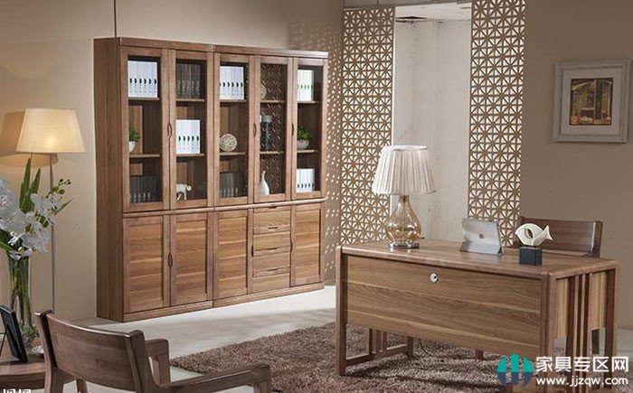 Analysis of Reasonable Reasons for the Color Difference of Mahogany Furniture