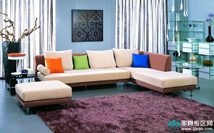 How to clean the fabric sofa at home, please pay attention to the following four points