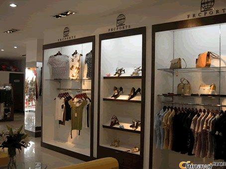Cleaning and maintenance methods for clothing store showcases