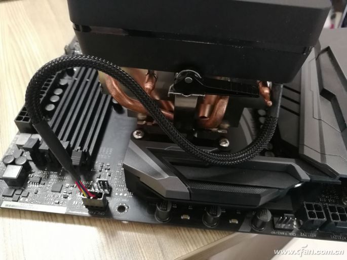 CPU heatsink installation