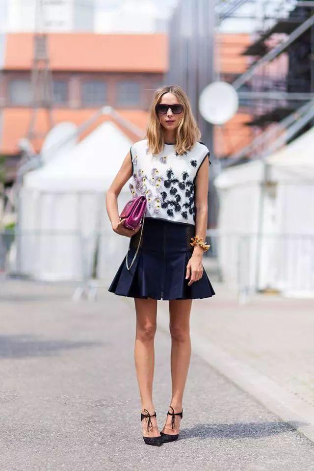 This summer dress is paired with heel shoes, and the gentle temperament is unconventional!