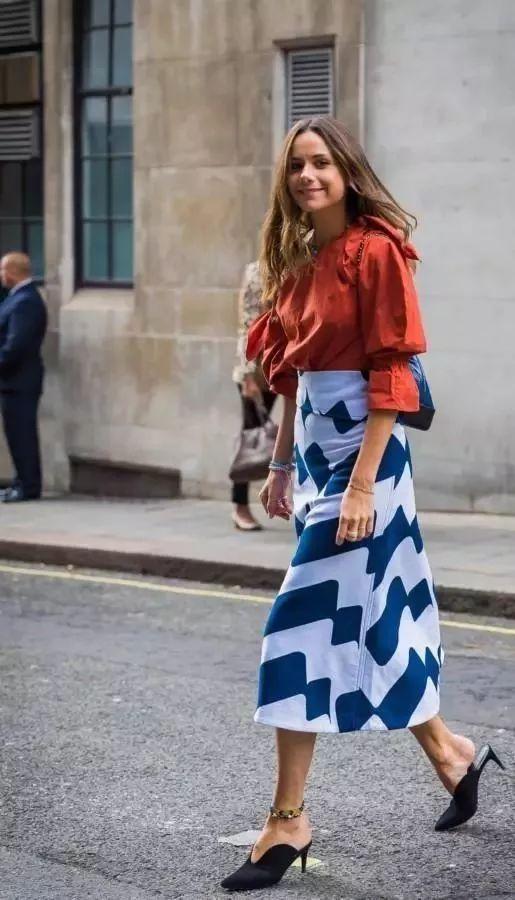 This summer dress is paired with heel shoes, and the gentle temperament is unconventional!