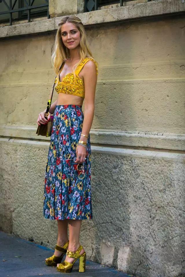 This summer dress is paired with heel shoes, and the gentle temperament is unconventional!