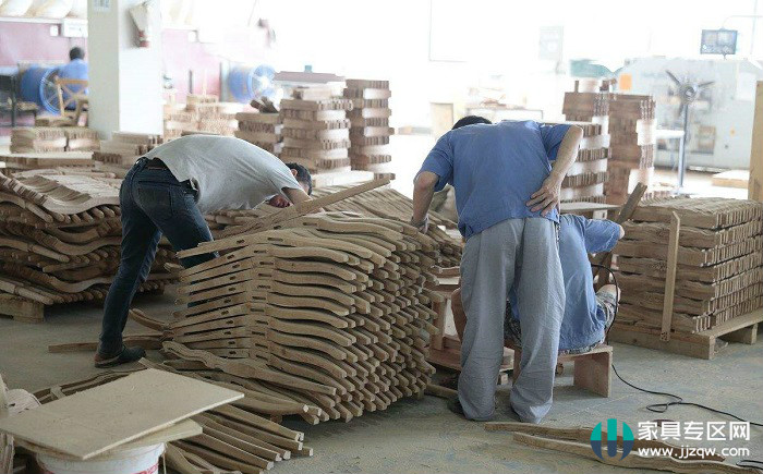 It is difficult to re-plan and rectify, how should furniture manufacturing enterprises carry out production management?