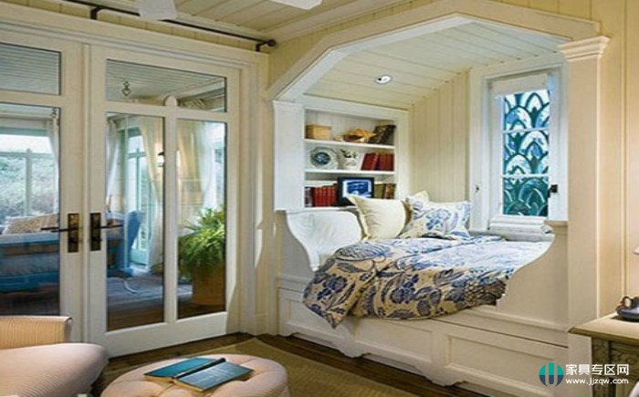 The bay window is beautiful and practical. How do you want to make it? /