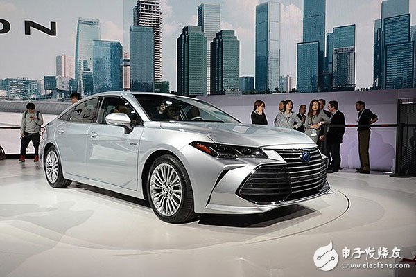 A new generation of Asian Dragon Toyota Avalon_ Camry becomes a member of China's B-class car market