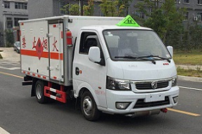 CLW5030XRYE6åž‹æ˜“ç‡ƒæ¶²ä½“åŽ¢å¼è¿è¾“è½¦1.jpg