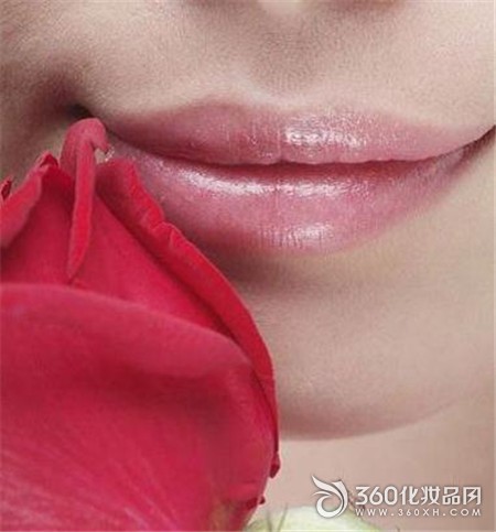 Delicate lips, delicate massage, red lips, white skin, lip lines, lips, sun protection