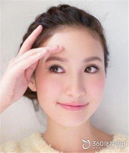 Flower makeup, make up, dry skin, face, oil, foundation, natural, foundation