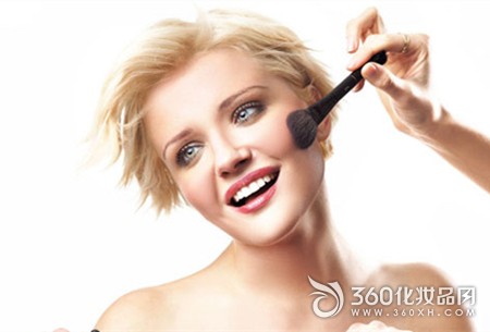 Eight major mistakes made by make-up novices