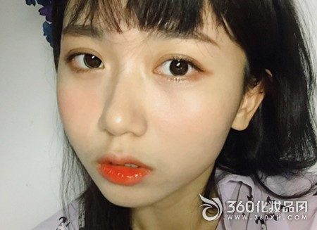 Use orange to paint Japanese makeup