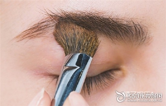 In the internship season, how does the interview makeup become more popular with the interviewer? 3