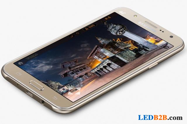 Samsung Galaxy J5 and J7 are self-timer with front LED fill light