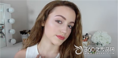 European and American Makeup Summer Makeup KathleenLights Tubing Red Man Refreshing Makeup 0