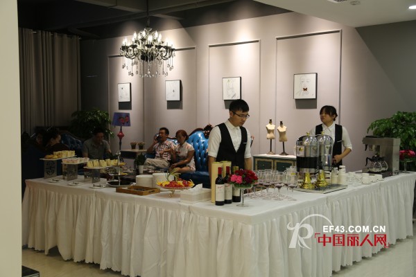 æ­ç¥è§…çŽ›æœé¥°ä¹”è¿ä¹‹å–œ å¼€ä¸šé…’ä¼šåœ†æ»¡è½å¹•